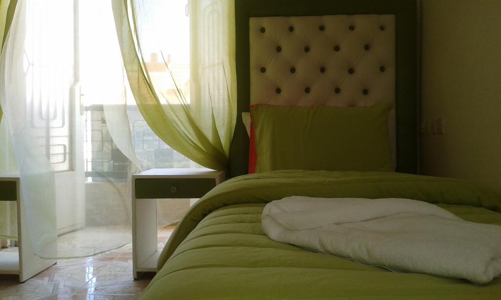 Hotel School Ersat アズルー エクステリア 写真